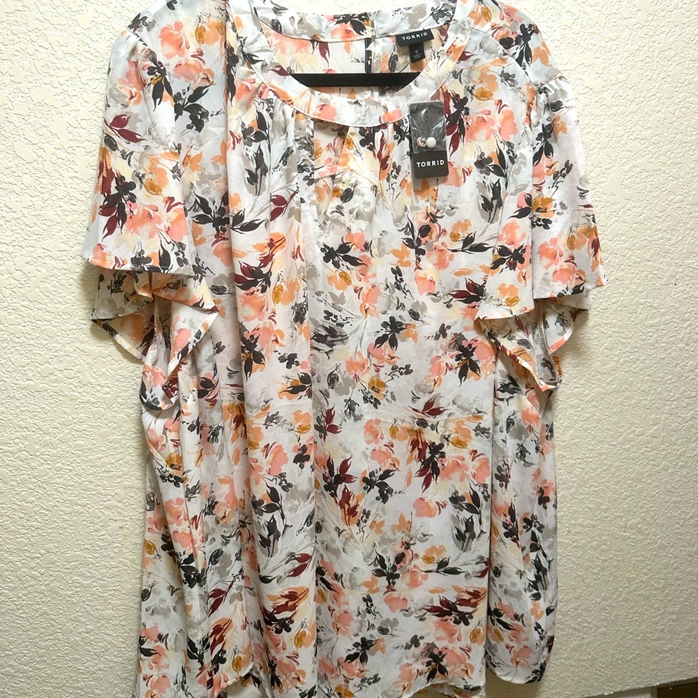 Torrid top NWT size 5.
